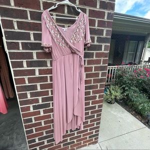 Wren & Ivory Embroidered Maternity Dress - M - EUC